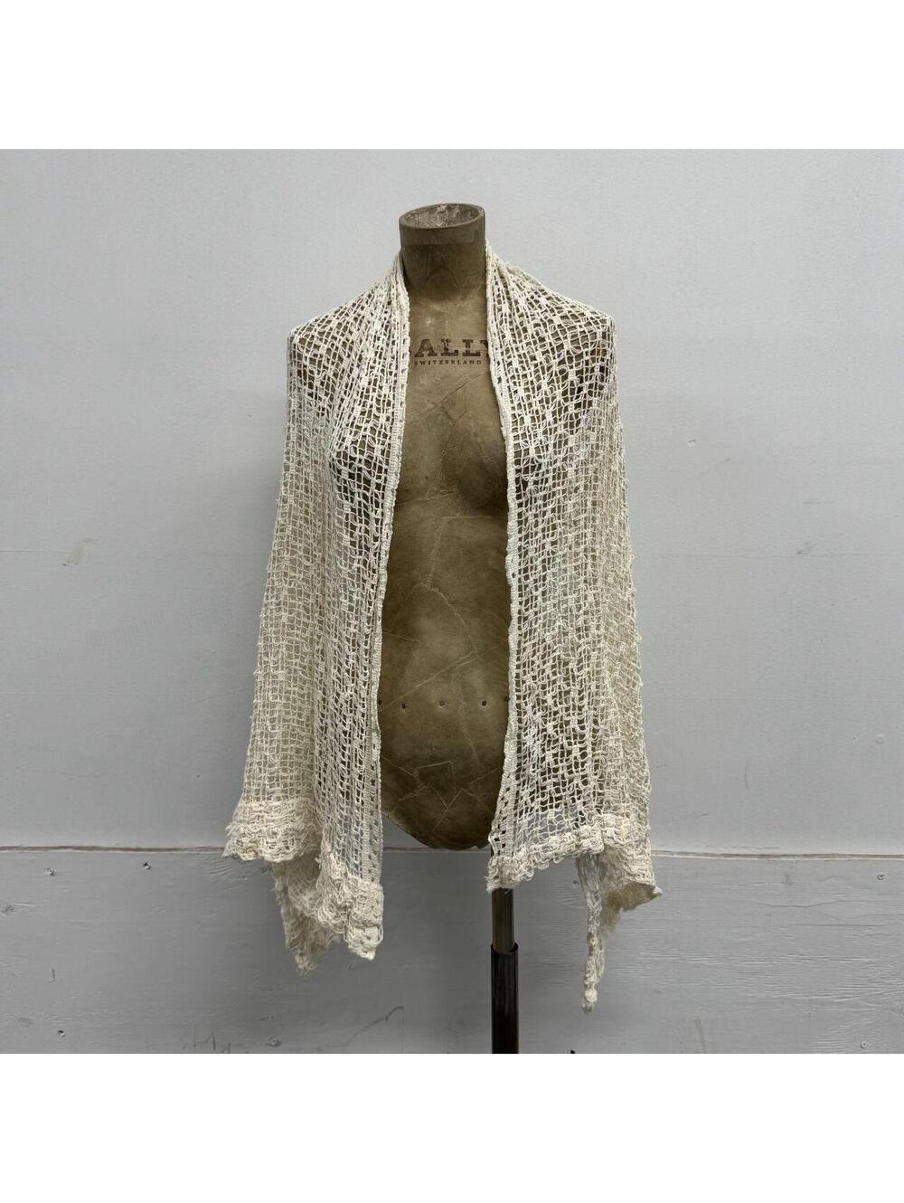 Vintage Artisanal Cream Open-Weave Fishnet Lace Crochet Shawl
